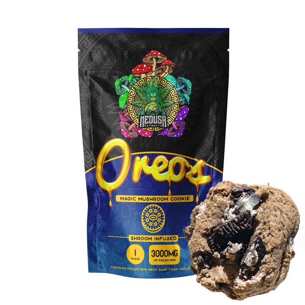 medusa-edbiles-Reese-oreo-cookie-white-1.jpg